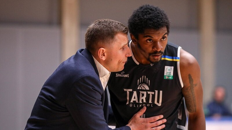 Nikolajs Mazurs un Brekstons Haginss. Foto: Tartu Ulikool