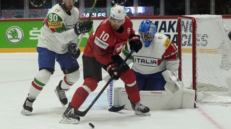 Anderss Ambīls pie Itālijas vārtiem. Foto: AP/Scanpix