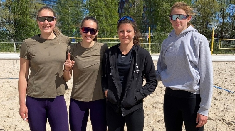 Luīze Skrastiņa, Marta Ozoliņa, Varvara Brailko, Deniela Konstantinova. Foto: volejbols.lv