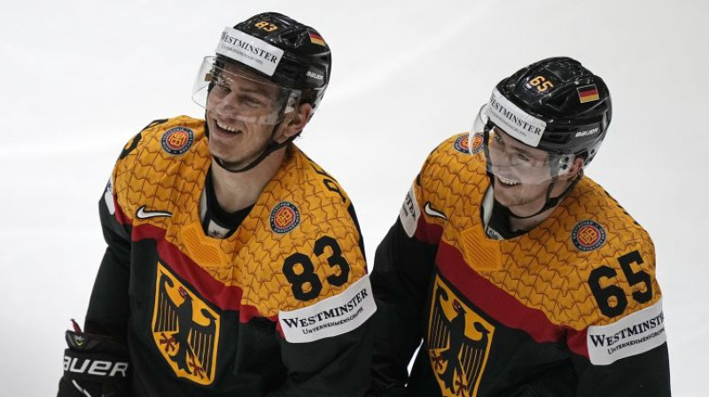 Leo Pfēderls un Marks Mihaelis. Foto: AFP/Scanpix