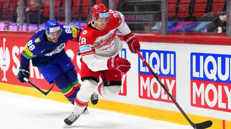 Dānija pret Itāliju. Foto: Andrea Cardin/HHOF-IIHF Images