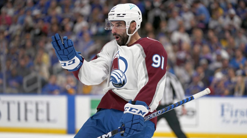 Nazems Kadri svin vārtu guvumu. Foto: Jeff Roberson/AP/Scanpix