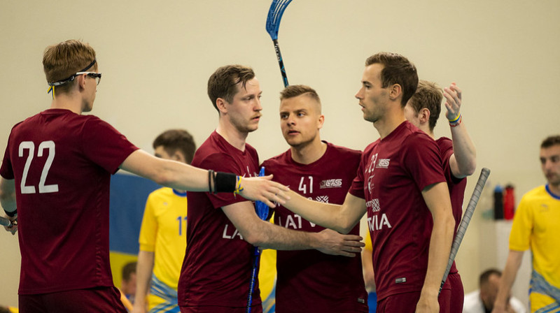 Latvijas izlases pirmā maiņa
Foto: IFF Floorball