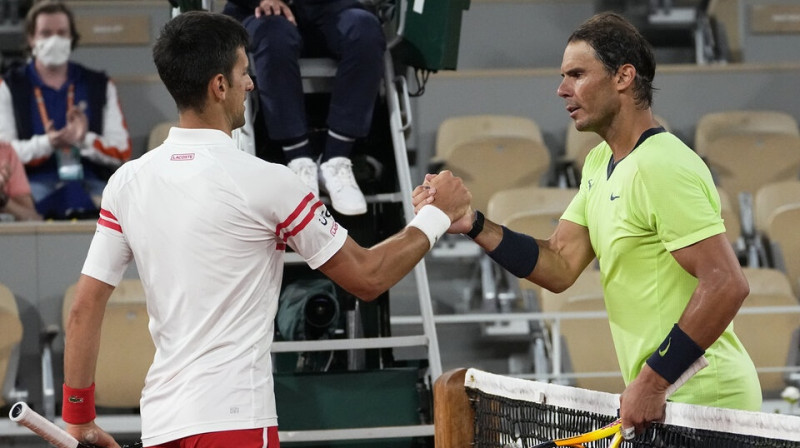 Novaks Džokovičs un Rafaels Nadals pagājušā gada ''French Open'' pusfinālā. Foto: AP/Scanpix