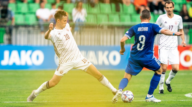 Jānis Ikaunieks pret Moldovu. Foto: LFF