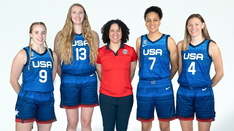 Heilija Van Lita, Lorena Koksa, Kara Lousone, Sjerra Burdika un Ešlija Džonsa. Foto: USA Basketball