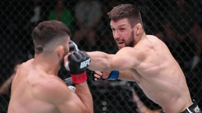 Armans Carukjans pret Mateušu Gamrotu. Foto: Džefs Botari/Zuffa LLC/Yahoo