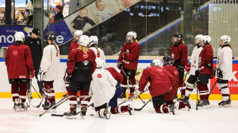 Latvijas U18 izlase. Foto: LHF