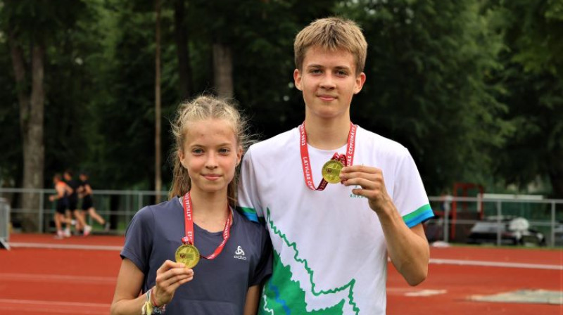 Dvīņi Sibilla un Rūdolfs Vanadziņi Ogrē katrs izcīnīja pa diviem Latvijas čempionu tituliem. Foto: Ritvars Raits