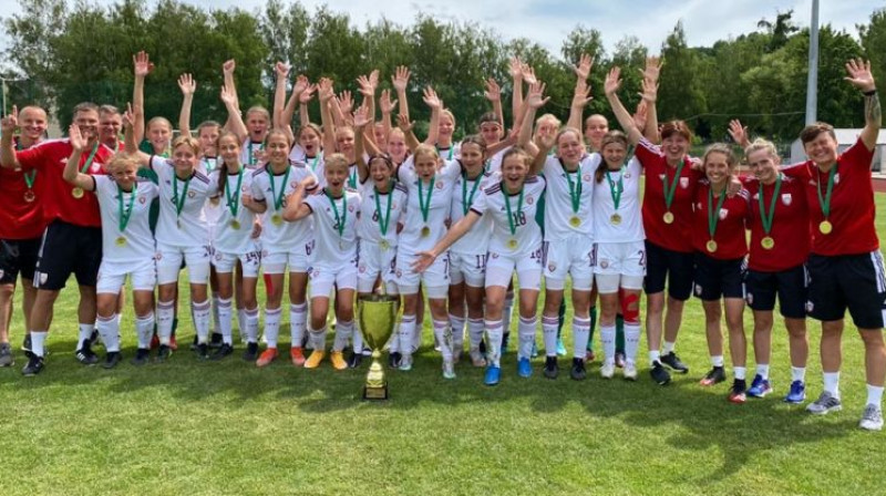 Latvijas U-17 meiteņu futbola izlase. Foto: LFF