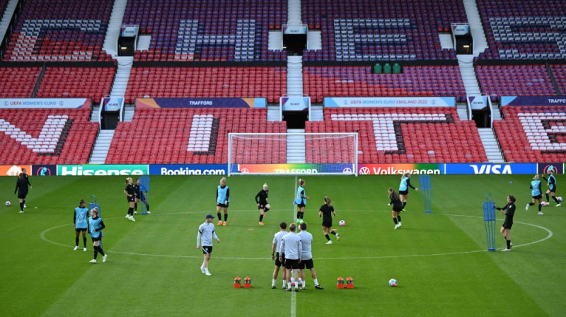 Anglijas izlase treniņā pirms pirmās spēles. Foto: AFP/Scanpix