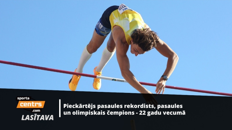 Mondo Duplentiss, pārvarot pasaules rekorda latiņu 6,21 metru augstumā. Foto: Reuters/Scanpix