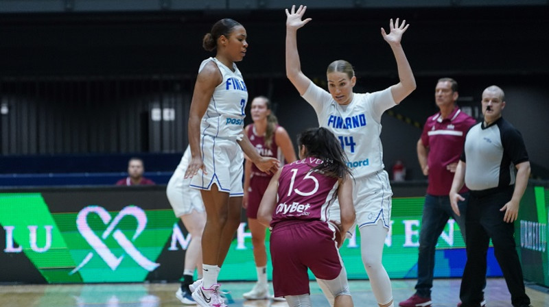 Ieva Pulvere spēlē pret Somiju. Foto: Basket Finland