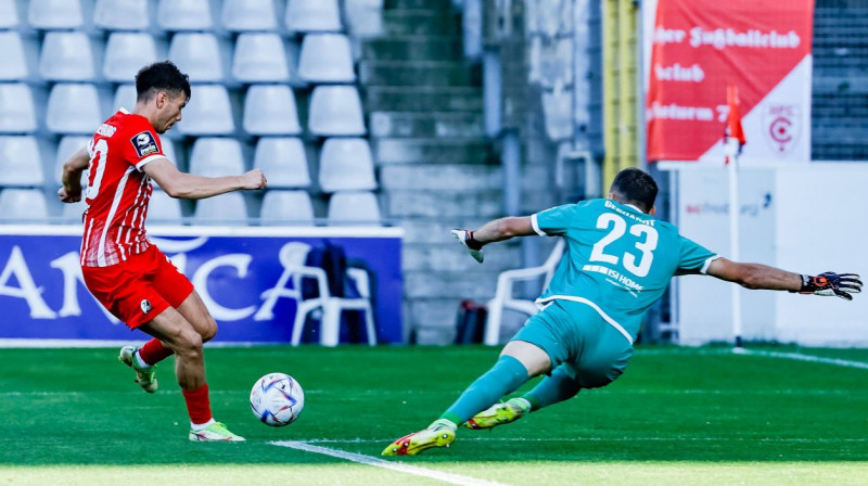 Daniels Ontužāns pretinieku vārtu priekšā. Foto: Imago Images/Scanpix