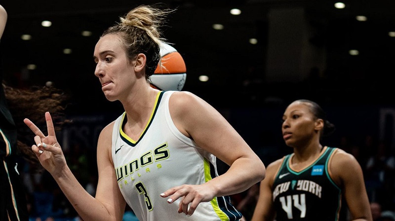 Marina Meibrija: 31 punkts uzvarā pār Ņujorku. Foto: Dallas Wings