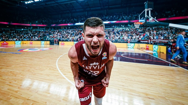 Rihards Lomažs 2022. gada 29. jūnijā. Foto: FIBA