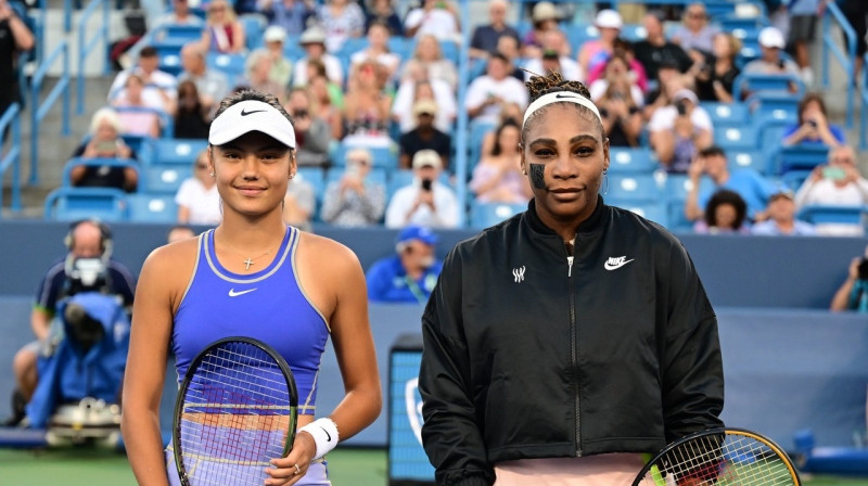 Emma Raducanu un Serēna Viljamsa. Foto: Western & Southern Open