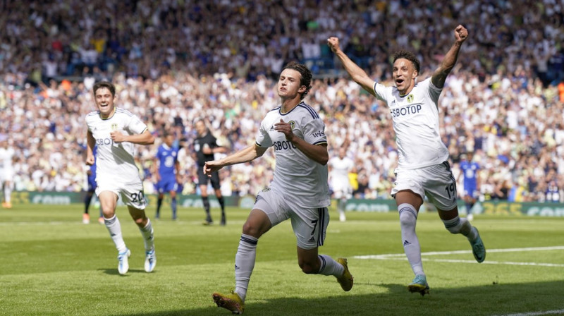 Līdsas "United" futbolisti svin Brendena Āronsona vārtu guvumu. Foto: Andrew Yates/EPA/Scanpix