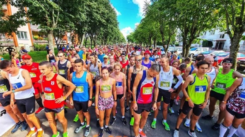 Sacensību organizatoru foto.