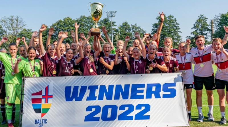 Latvijas U15 meiteņu futbola izlase. Foto: LFF