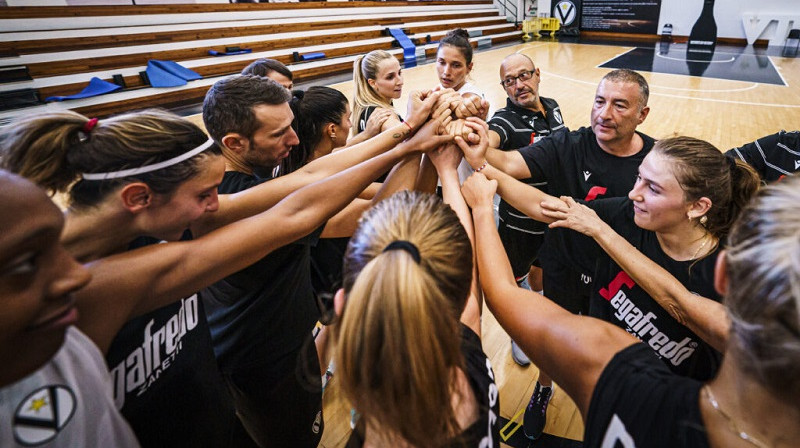 Migels Mendess un "Virtus" basketbolistes pirmajā treniņā 2022. gada 29. augustā. Foto: Virtus Bologna