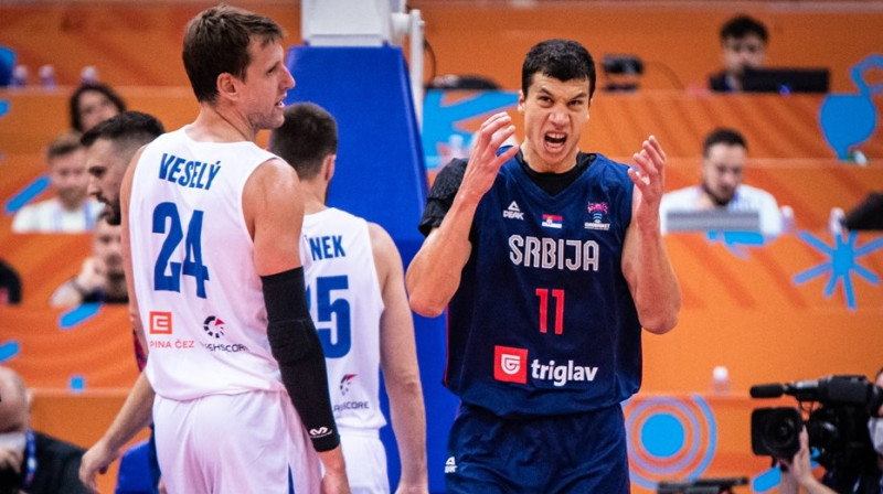 Serbijas izlases basketbolists Vladimirs Lučičs (Nr. 11). Foto: FIBA