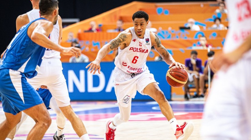 Entonijs Sloters ar bumbu. Foto: FIBA