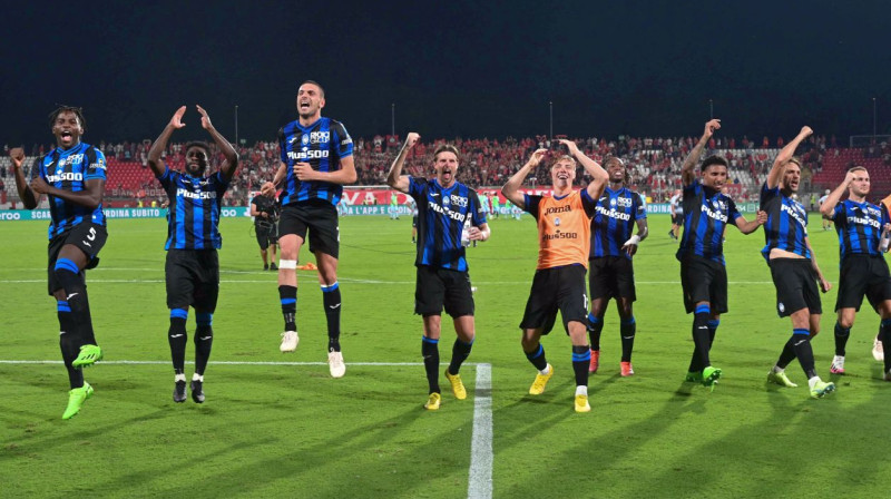 Bergamo "Atalanta" futbolisti Moncā svin izcīnīto panākumu. Foto: Miguel Medina/AFP/Scanpix