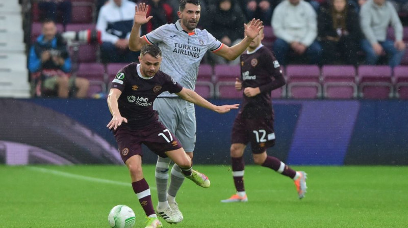 ''Hearts'' un ''Basaksehir'' spēles moments. Foto: Imago Images/Scanpix