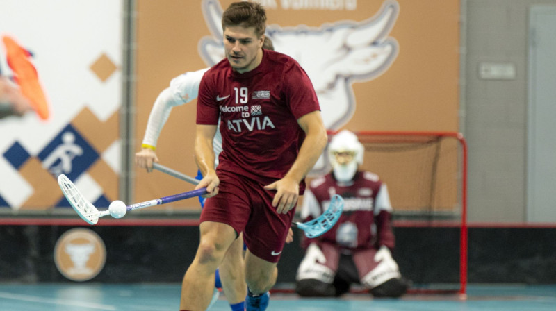 Toms Akmeņlauks Latvijas izlases kreklā
Foto: Floorball.lv