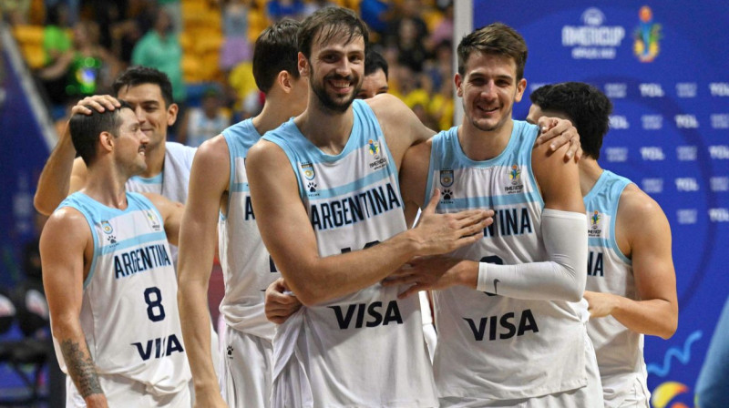 Argentīnas izlases basketbolisti svin panākumu FIBA Amerikas kausa pusfinālā. Foto: Nelson Almeida/AFP/Scanpix