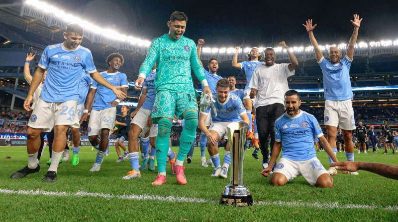 Ņujorkas "City" futbolisti svin Čempionu kausa iegūšanu. Foto: Vincent Carchietta/USA Today Sports/Scanpix