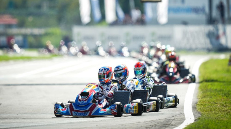 Tomass Štolcermanis (priekšplānā). Foto: Energy Corse Racing Karts