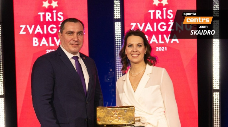 13. Saeimas Sporta apakškomisijas priekšsēdētājs Sandis Riekstiņš un Izglītības un zinātnes ministre Anita Muižniece. Foto: LOK