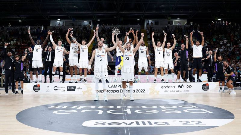 Madrides "Real" basketbolisti. Foto: realmadrid.com