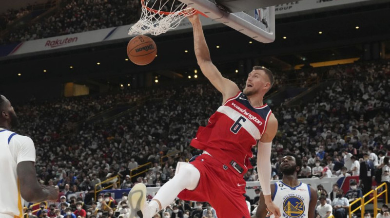 Kristaps Porziņģis spēlē pret ''Warriors''. Foto: AP/Scanpix