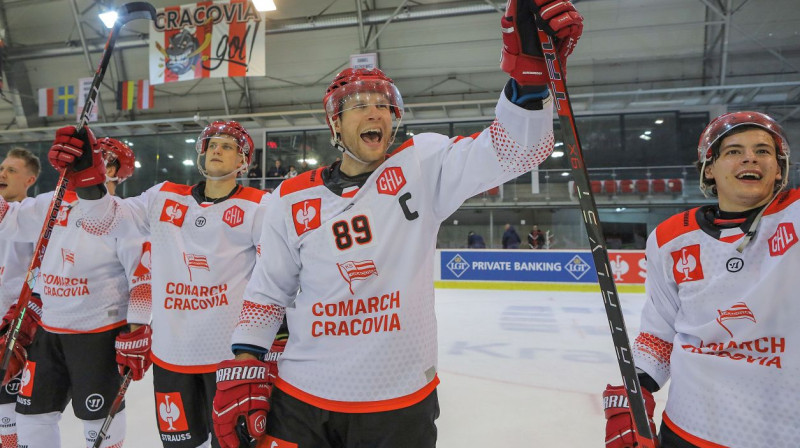 Krakovas "Cracovia" hokejisti svin panākumu pār Zviedrijas čempioni. Foto: cracovia-hokej.pl