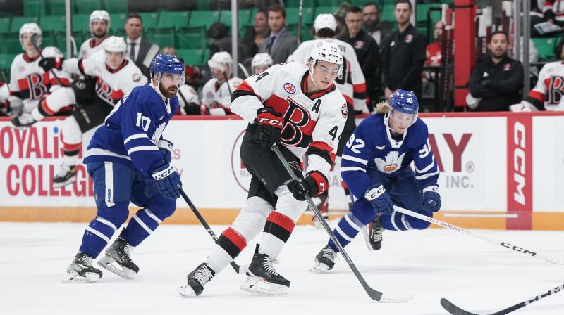 Kristiāns Rubīns cīņā pret Toronto "Marlies". Foto: Belleville Senators