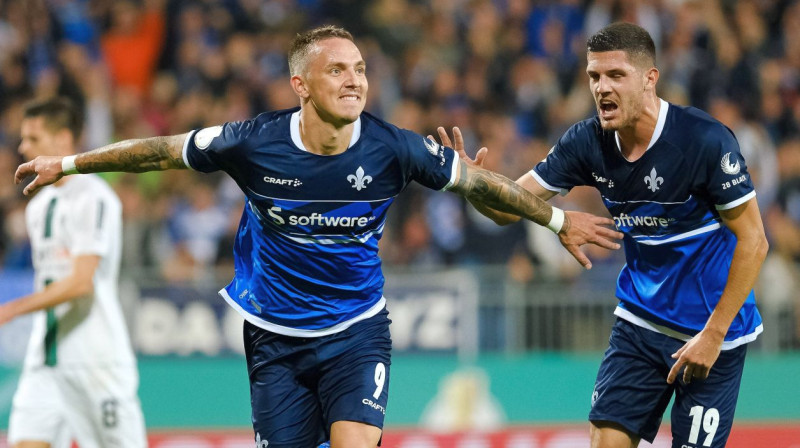 "Darmstadt" futbolists Filips Tīcs svin vārtu guvumu. Foto: Eibner/Imago Images/Scanpix