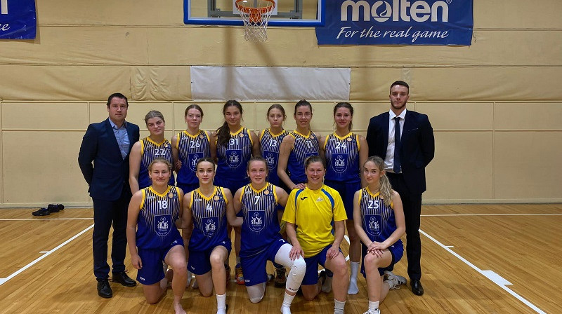 Ventspils basketbolistes 2022. gada oktobrī: #7 Martina Bertāne, #11 Annija Zvirgzdiņa. Foto: BK Ventspils