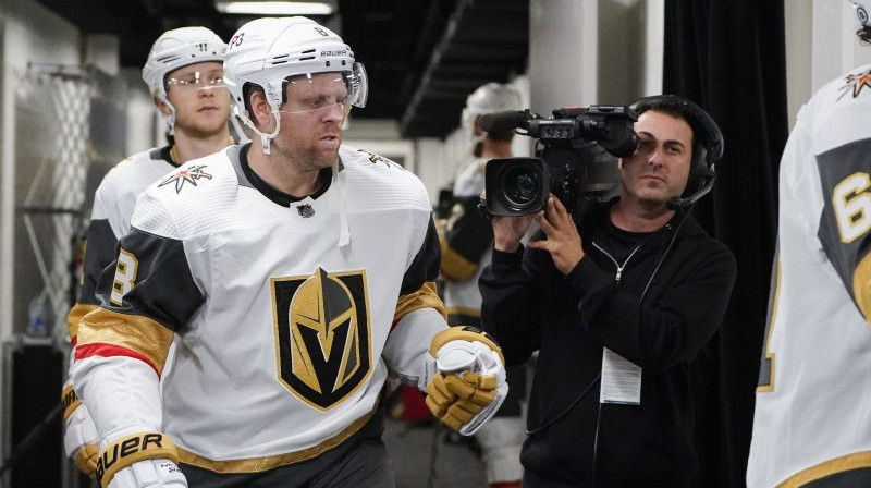 Fils Kesels dodas laukumā, lai labotu NHL rekordu. Foto. AP.Scanpix