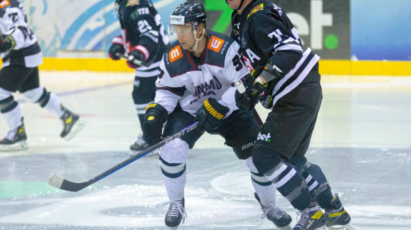 Rīgas "Dinamo" uzbrucējs Renārs Cipruss. Foto: 7bet-Hockey Punks