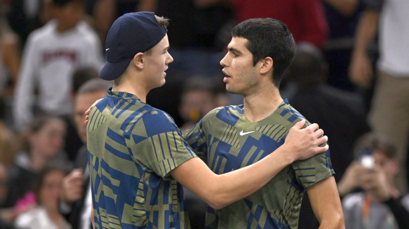 19 gadus vecās tenisa zvaigznes: Holgers Rūne un Karloss Alkarass. Foto: Rolex Paris Masters