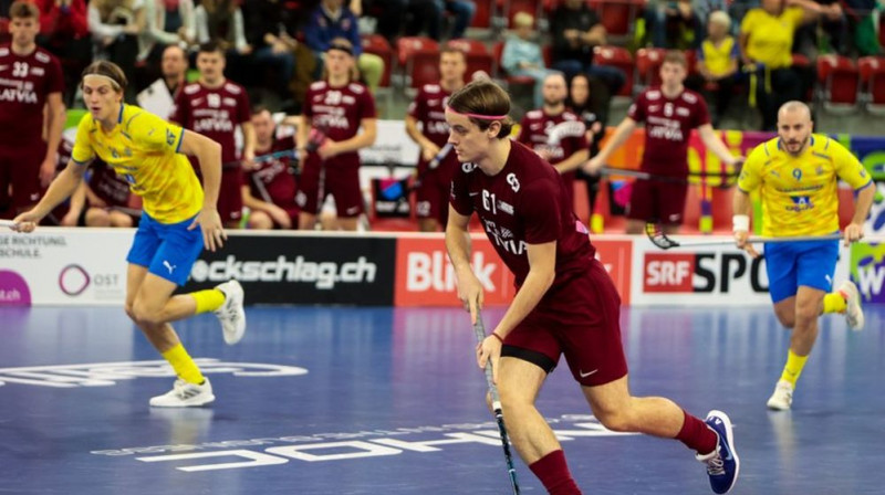 Visvairāk uz pretinieku vārtiem Latvijas izlasē tendēts Kevins Šmits. Pagaidām gan bez taustāma rezultāta. Foto: Ritvars Raits, Floorball.lv