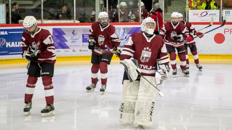 Latvijas U16 hokejisti. Foto: Guntis Lazdāns/LHF