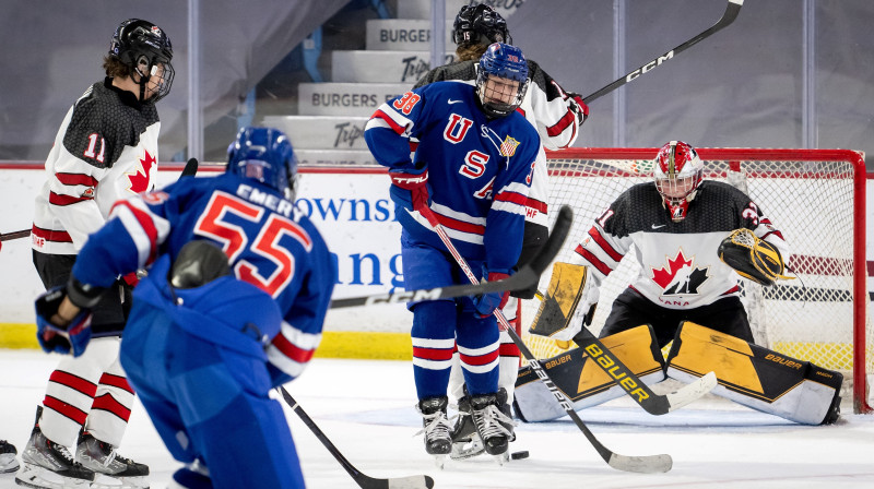 U17 hokejs: ASV pret Kanādas balto komandu. Foto: Hockey Canada Images
