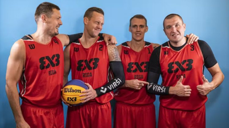 Komandas kopbilde Rijādā. Foto: FIBA