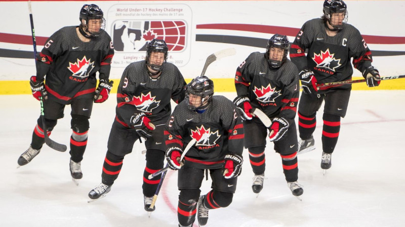 Kanādas melnās komandas hokejisti. Foto: Hockey Canada Images