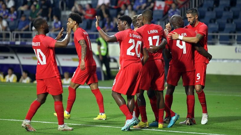 Kanādas valstsvienības futbolisti svin vārtu guvumu. Foto: Canada Soccer