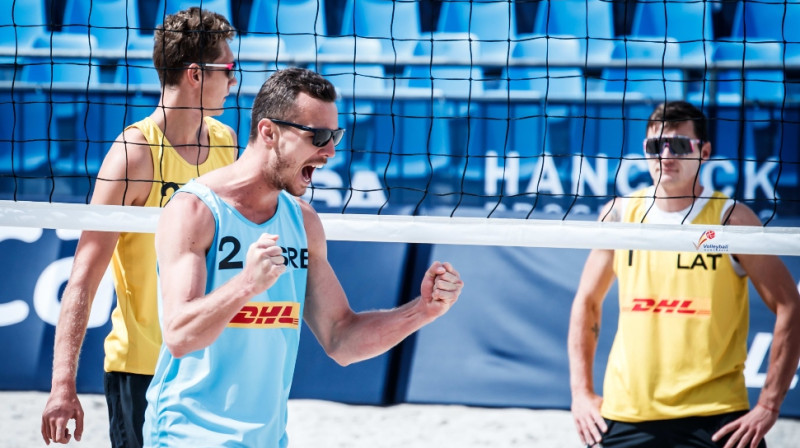 Mihails Samoilovs, Lazars Kolaričs, Mārtiņš Pļaviņš. Foto: volleyballworld.com